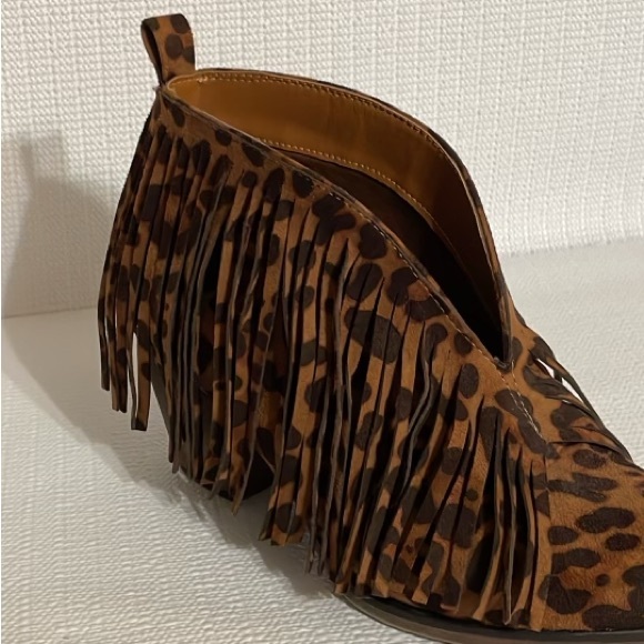 Mata fringe animal print booties, size 9 - Picture 5 of 11
